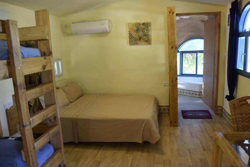Dutch Farm Israel Bed and Breakfast Sede Zevi Eksteriør billede